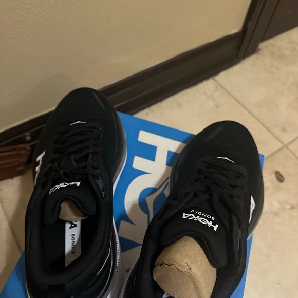 COPY - - BNIB hoka bondi 8 black/white women’s running shoes - Picture 4 of 7